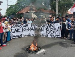 Kompak, BEM Se Kabupaten Pamekasan Demo Tolak Kenaikan Harga BBM