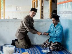 Wabup Pamekasan Kunjungi Orang Tua Dua Bocah yang Tewas Terseret Arus Sungai