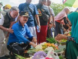 Upayakan Keluhan Pedagang, Wabup Pamekasan Kunjungi TPS Pasar Kolpajung