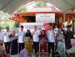 Wanita Rentan Sosial Ekonomi Mendapat Bantuan Rp 3 juta di Pamekasan