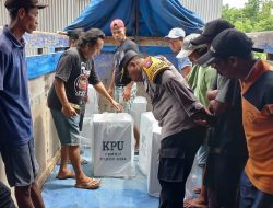 Pastikan Aman, Kabag Ops dan Pasi Ops Cek Gudang Logistik Pemilu 2024 di Pamekasan