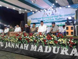 Bea Cukai Madura bersama Satpol PP Ajak Masyarakat Budayakan Rokok Legal melalui Pamekasan Bersalawat dan Bermunajat
