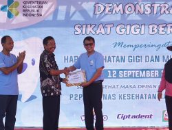 Peringati HKGN 2024, Pemkab Pamekasan Gelar Demonstrasi Sikat Gigi Bersama Ribuan Siswa