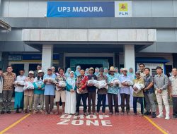 Momentum Ramadan, PIKK Bersama Srikandi PLN UP3 Madura Berbagi Sembako untuk Tukang Becak