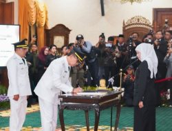 Resmi Dilantik, Kholilurrahman-Sukriyanto Siap Beri Pelayanan Terbaik untuk Masyarakat Pamekasan