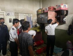 Razia Gabungan di Blok Hunian Lapas Narkotika Pamekasan, Petugas Amankan Sejumlah Barang Terlarang