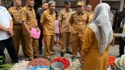 Wabup Pamekasan Sidak Pasar Kolpajung, Harga Bahan Pokok Relatif Stabil Jelang Lebaran