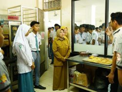 Siswa SMKN 2 Antusias Ikuti Study Lapangan di Lapas Narkotika Pamekasan